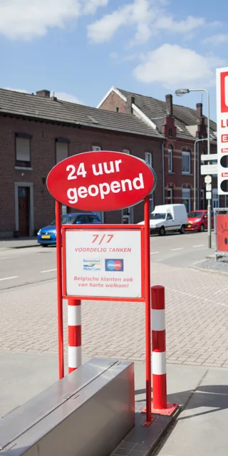 Bord bij ons tankstation: 24 uur geopend, 7 dagen per week voordelig tanken